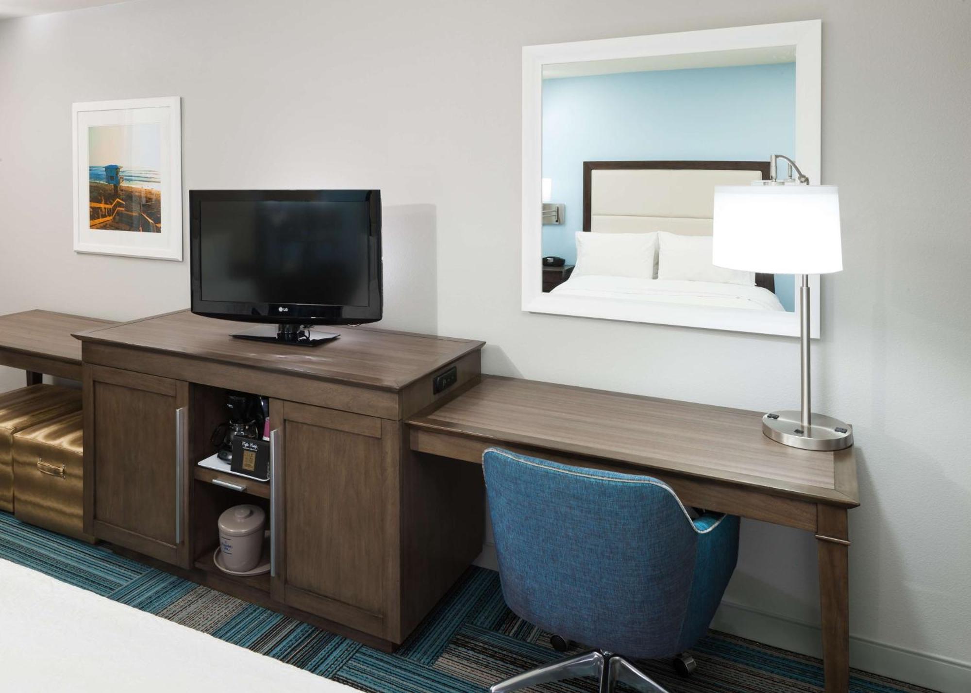 Hampton Downtown Hotel 3*