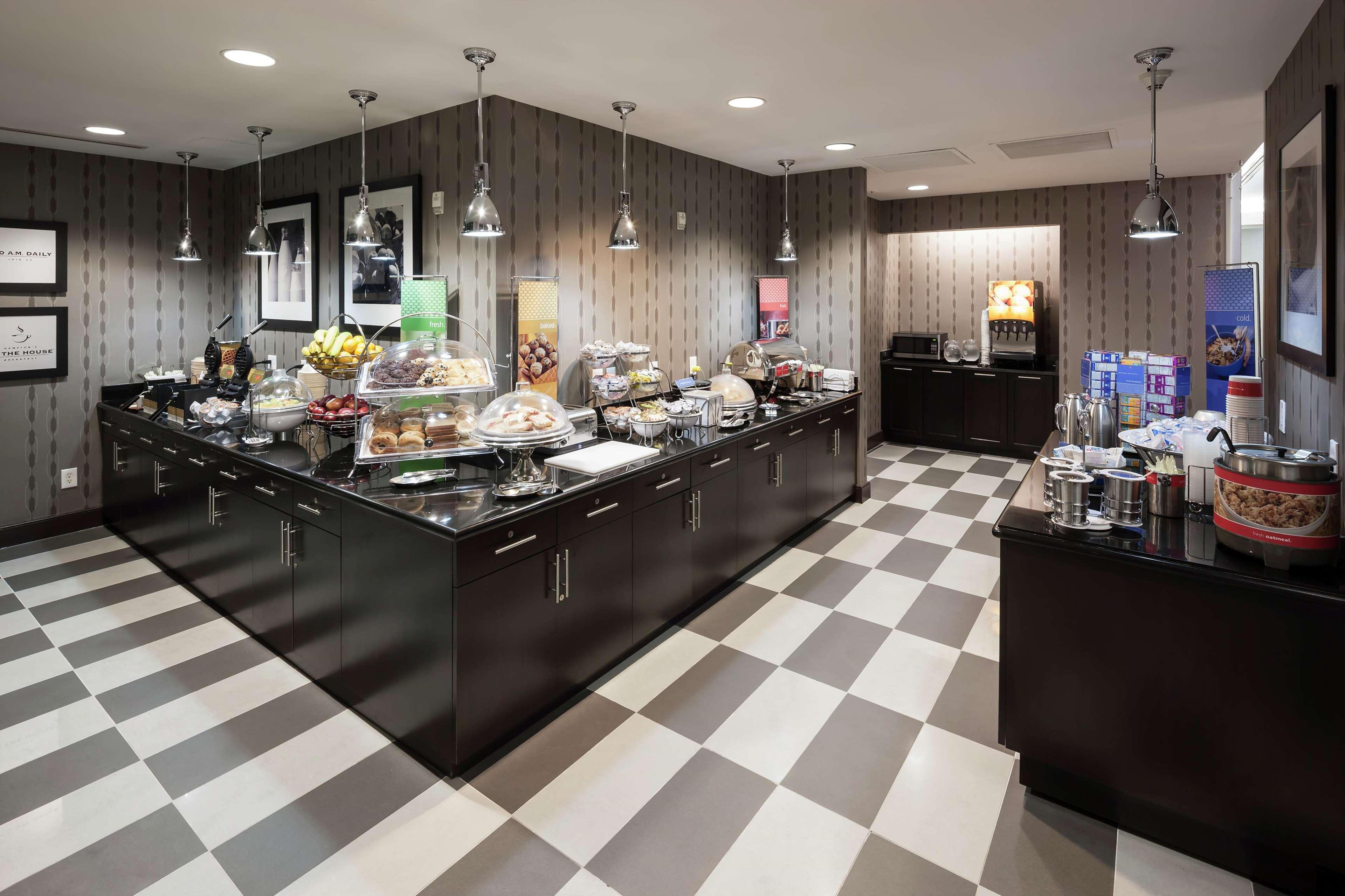 Hotel Hampton Downtown 3*